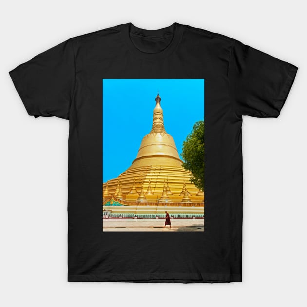 Shwemawdaw Paya3, Bago. T-Shirt by bulljup